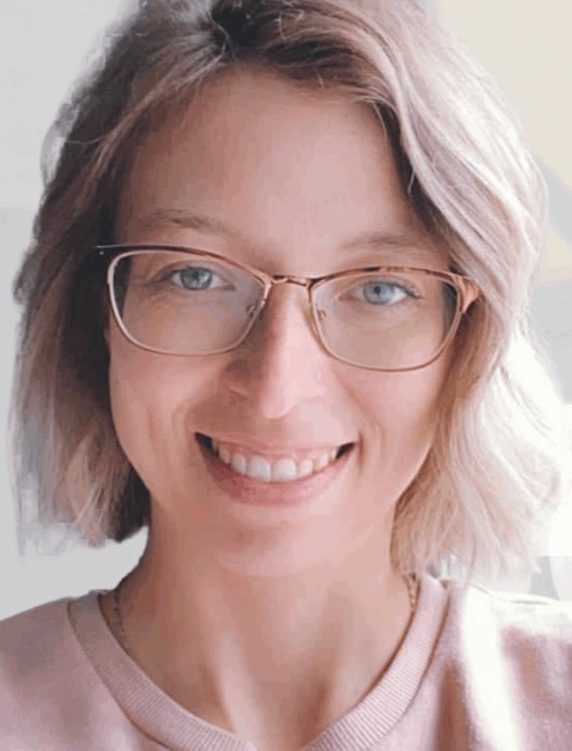 Laura Forget Headshot