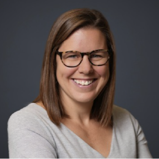 Lindsey headshot